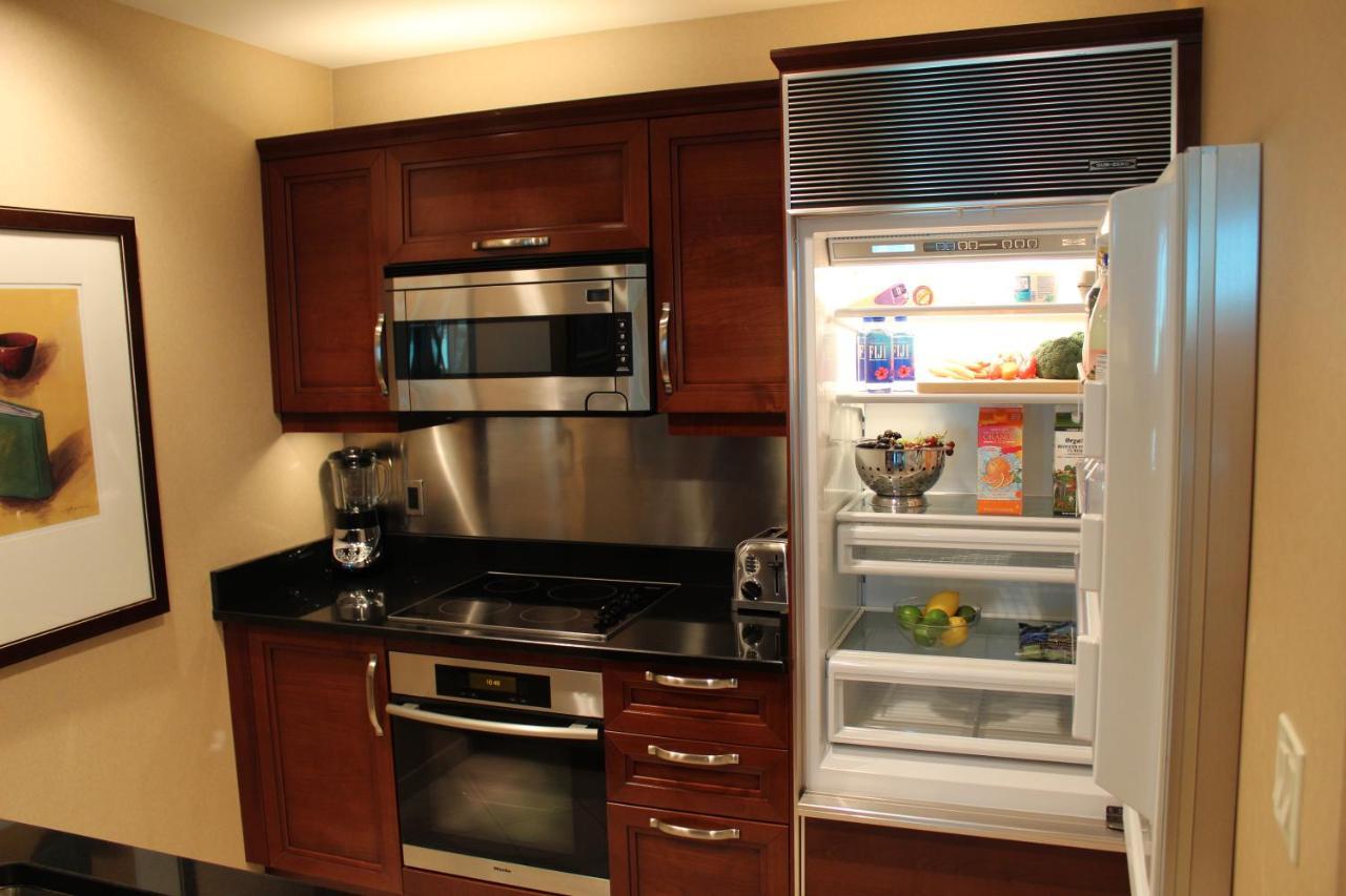 One-Bedroom Suite,641798355:JPEG