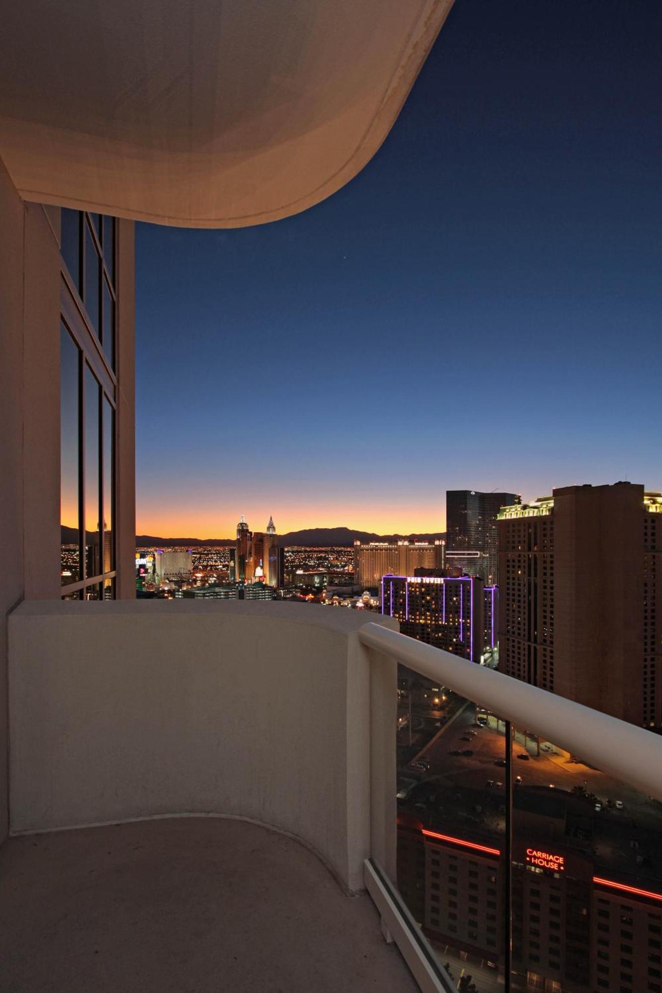 Junior Suite with Balcony,682464183:JPEG