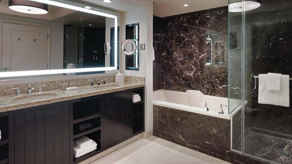 W Premier King Suite